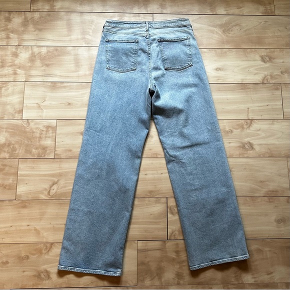 NWOT Old Navy Sky High Wide Leg Jeans - Picture 2 of 3